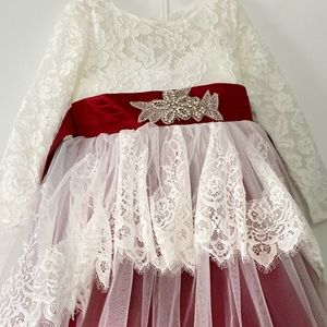 Modern flower girl dress/princess dress size 6-7 Y